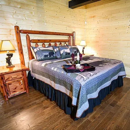 Villa Gatlinburg - Honeymoon Hideaway